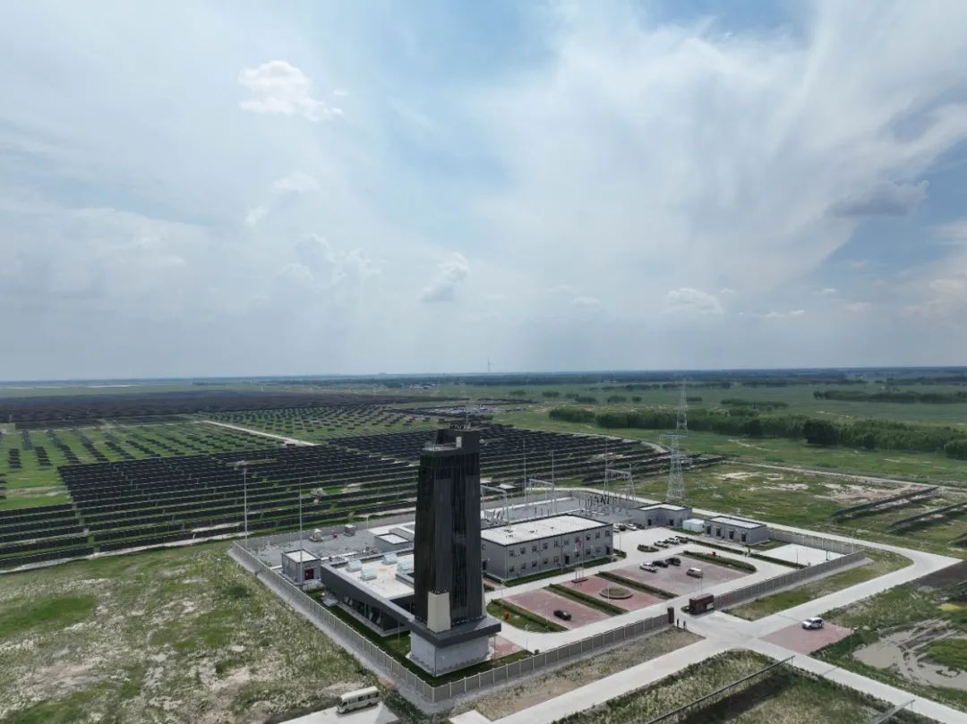 儲(chǔ)能資訊  全球首個(gè)光伏、儲(chǔ)能戶(hù)外實(shí)證實(shí)驗(yàn)平臺(tái)2022年度數(shù)據(jù)成果發(fā)布2.jpg