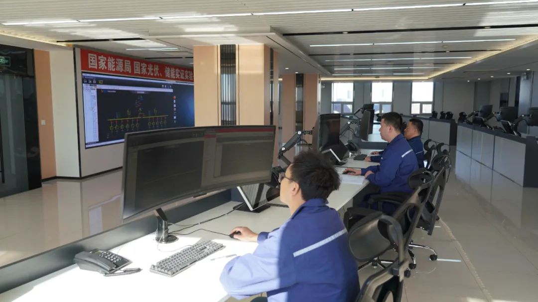 儲(chǔ)能資訊  全球首個(gè)光伏、儲(chǔ)能戶(hù)外實(shí)證實(shí)驗(yàn)平臺(tái)2022年度數(shù)據(jù)成果發(fā)布3.jpg
